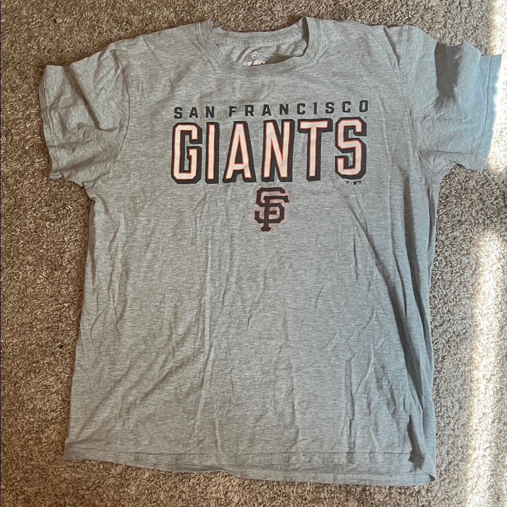 Women’s Fanatics San Francisco Giants crew neck t-shirt